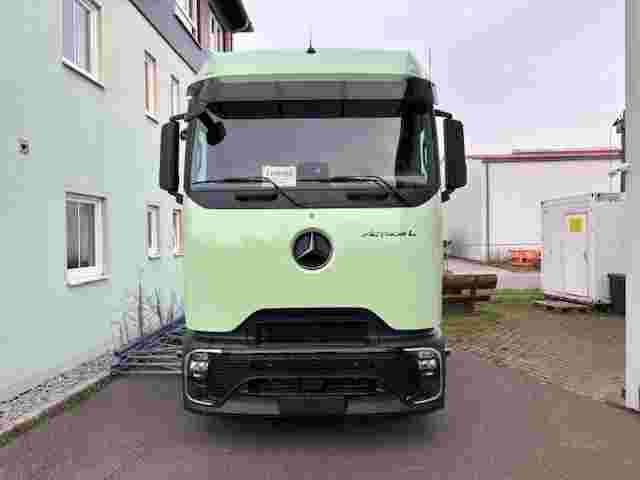 Ein Actros 1853 der neuen Generation erweitert unseren Fuhrpark