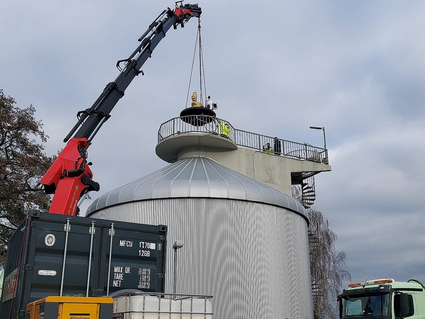 Kranarbeiten am Faulturm